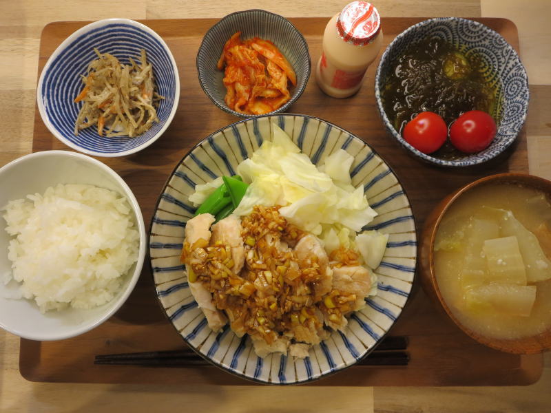 蒸し鶏のネギソースかけの献立