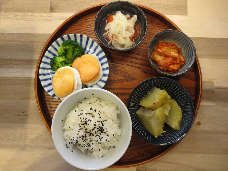 焼チーズはんぺん(ブロッコリー添え)の献立