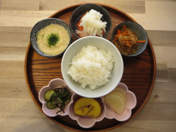 とろろごはんの献立