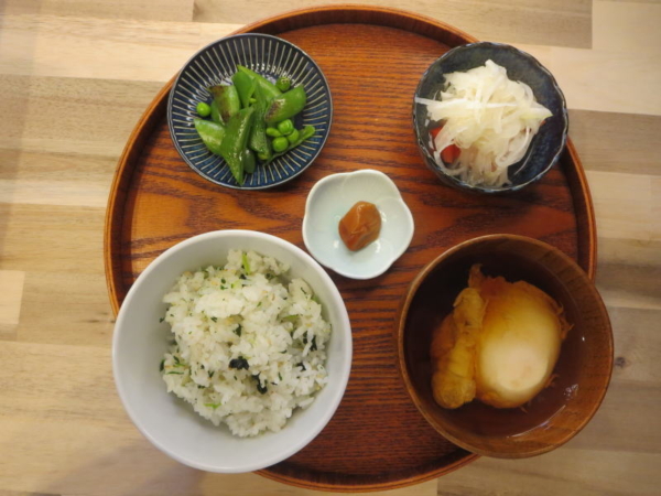 おむすび山ごはんの献立