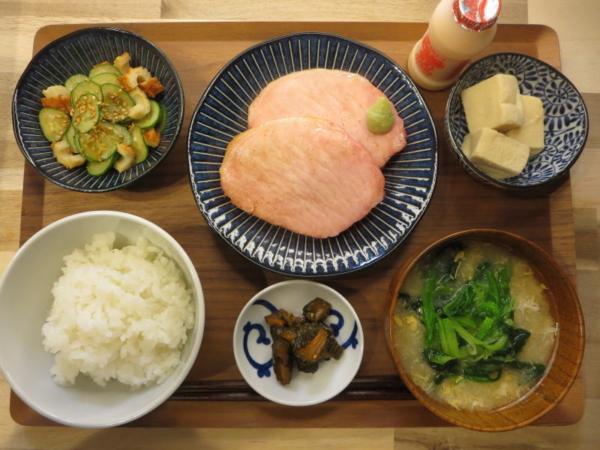 ハムステーキの献立