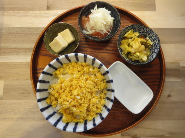 炒りたまごごはんの献立