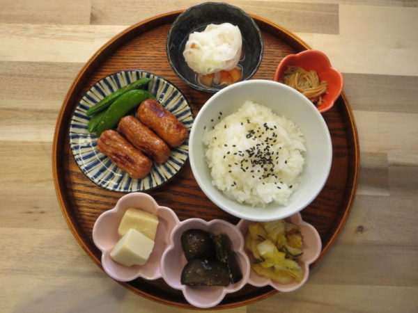 モーニングサーブ(焼スナップエンドウ)の献立