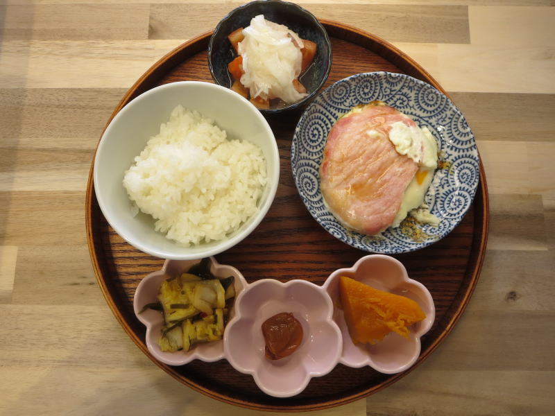 ハムエッグの両面焼きの献立