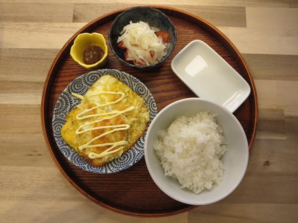 キャベツとたまごのチーズ焼きの献立
