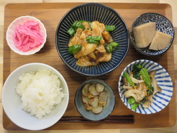 豚バラとピーマンの炒め物の献立