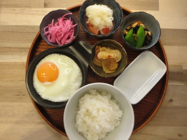 目玉焼きの献立