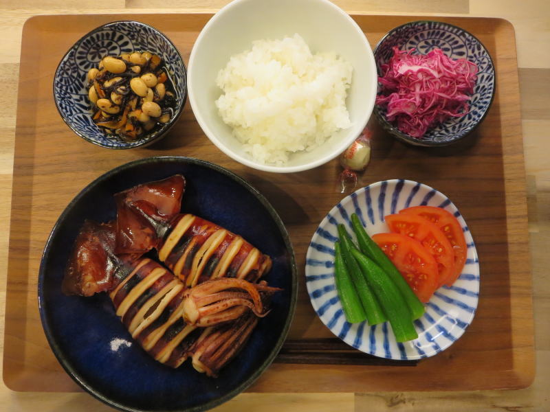 イカの丸焼きの献立
