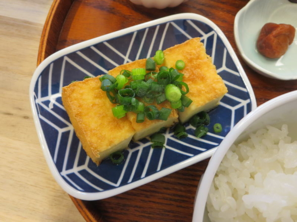 焼き厚揚げ(1/2枚)＋小葱
