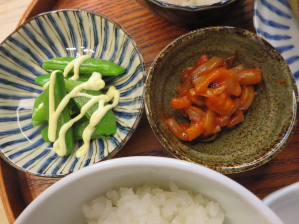 イカのチャンジャ風、スナップエンドウ＋マヨ(カロリーオフ)