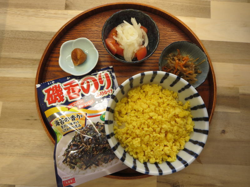 炒りたまご丼の献立