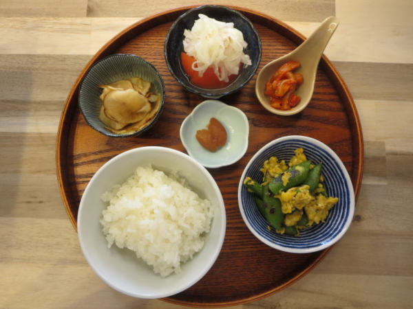 スナップエンドウとたまごの炒め物の献立