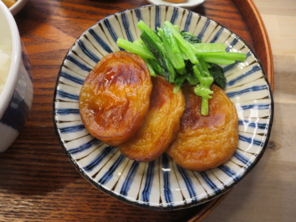 さつま揚げのバター焼き、小松菜添え