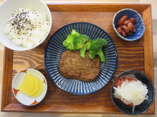 マルシンハンバーグの献立