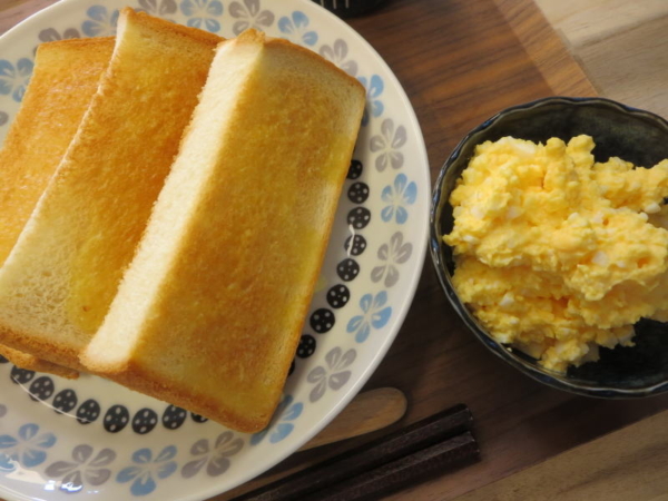 トースト(＋バター)、マヨたま