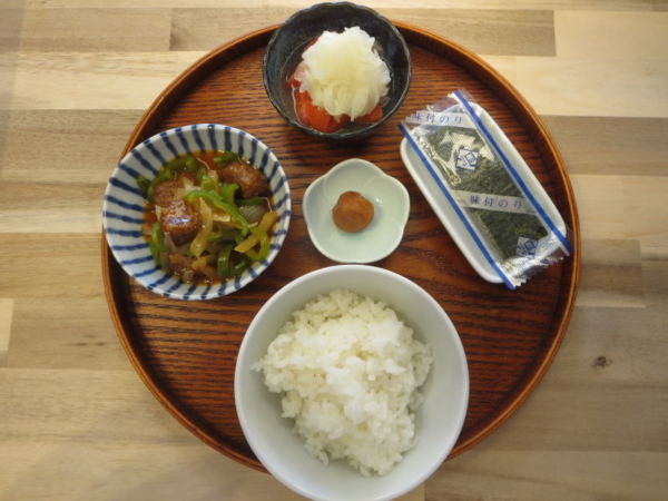 ミートボールで酢豚風の献立