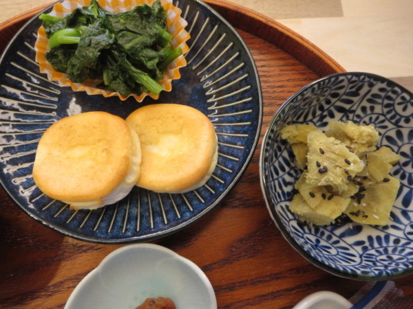 焼チーズはんぺん、あぶら菜のバターソテー、蒸しさつまいも