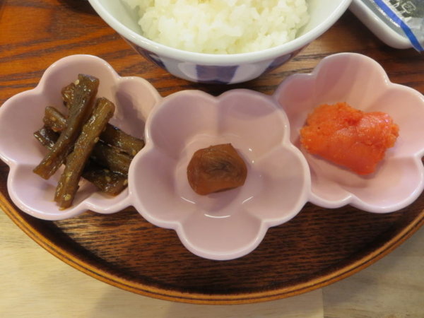 きんぴら(市販チルド)、梅干、明太子