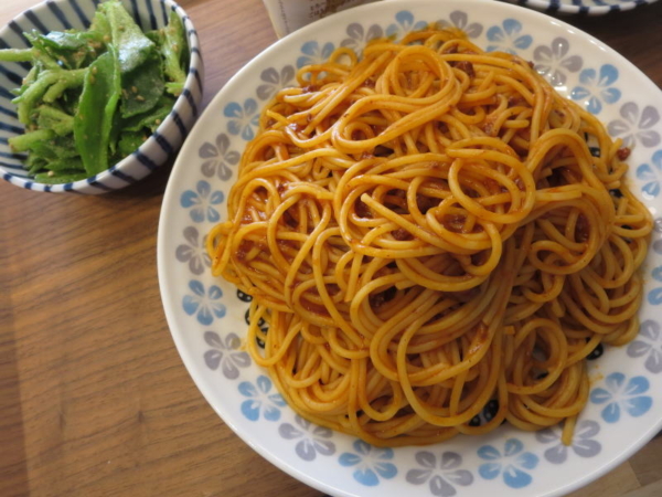 ミートソース、アイスプラントのごま和え