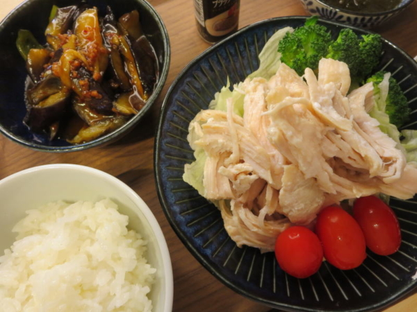 マーボーナス、チキンサラダ(レタス＋ブロッコリー＋ミニトマト)