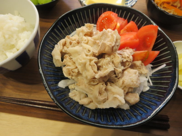 豚しゃぶ(新玉ねぎのスライス、トマト)