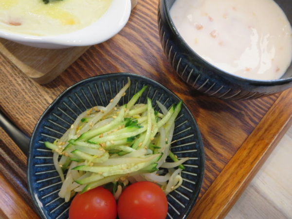 もやしときゅうりの和え物＋ミニトマト、フルーチェ