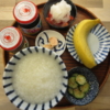 ごはんおともと白粥の献立
