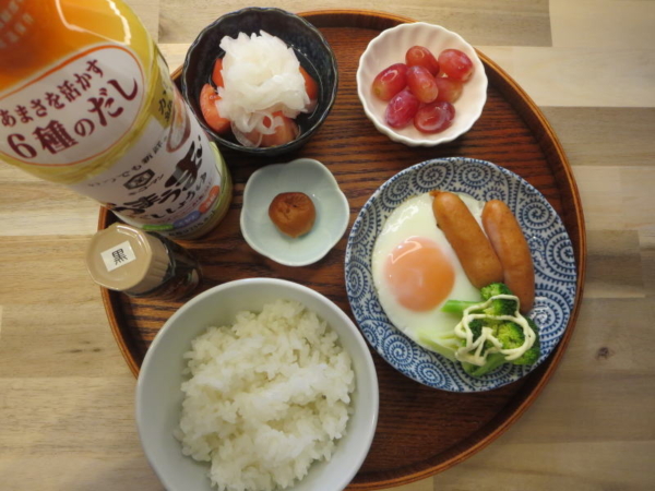 目玉焼き＋ウインナー(ブロッコリー添え)の献立