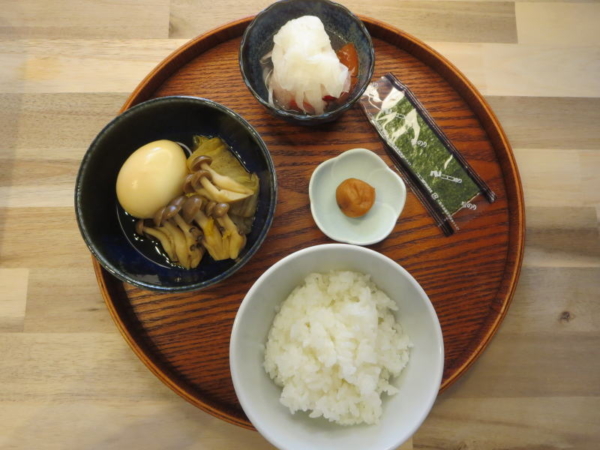 たまごと白菜としめじの甘辛煮の献立