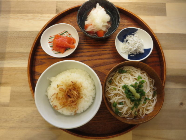 残り物で朝ごはんの献立