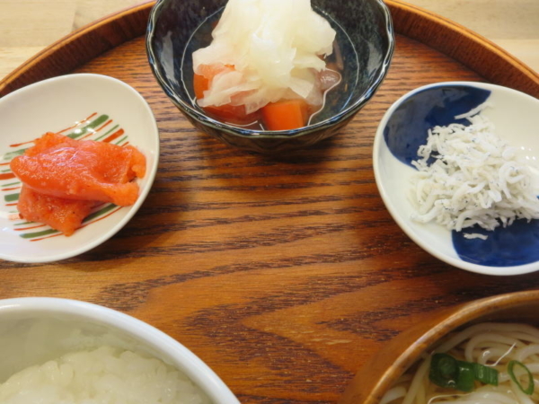 明太子、トマトの酢玉ねぎのせ、しらす