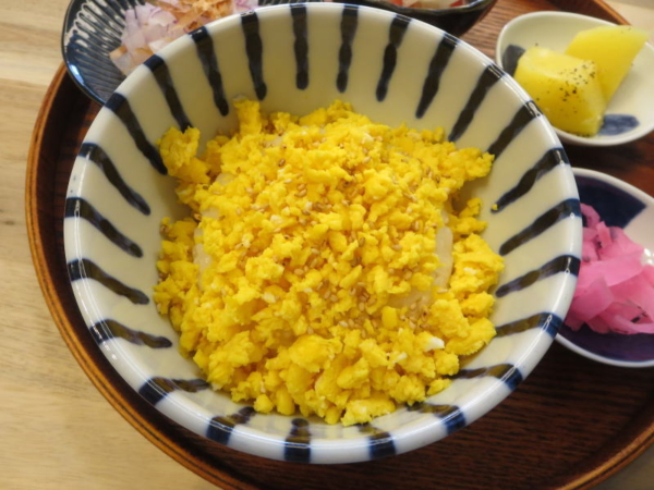 炒りたまご丼