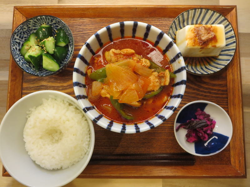 鶏肉のトマト煮の献立
