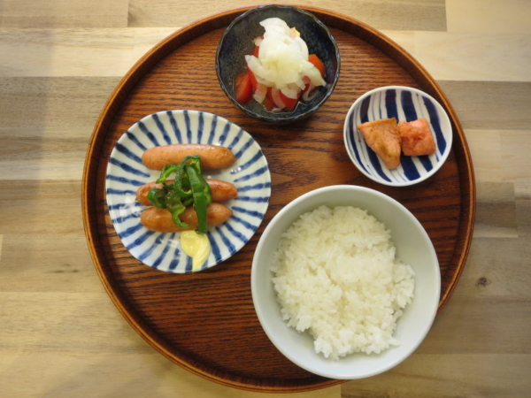ウインナー、焼ピーマン添えの献立