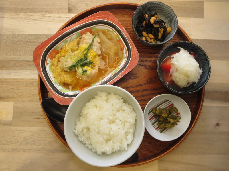 ふわふわ玉子の親子煮(京都はんなり一菜)の献立