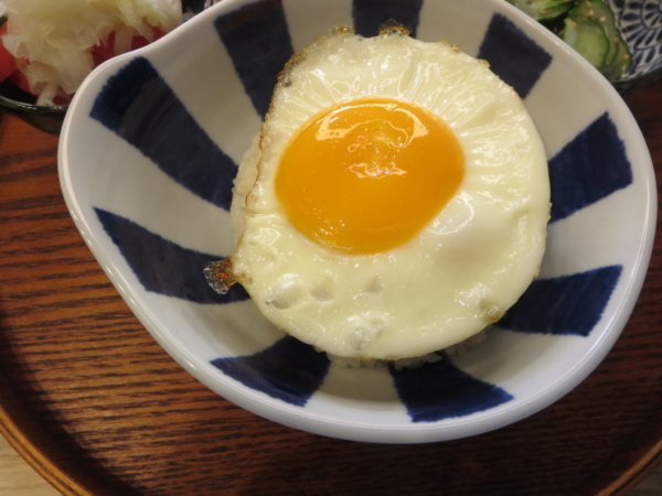 目玉焼き丼