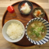 豚汁(ゆでたまご入り)定食の献立