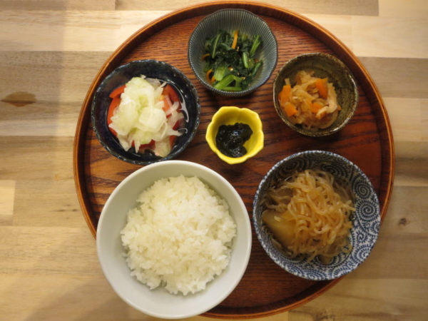 大根としらたきの煮物の献立
