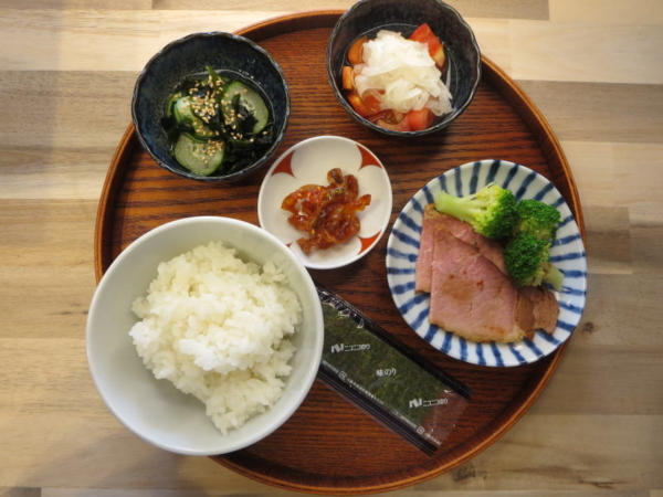 焼豚(ブロッコリー添え)の献立