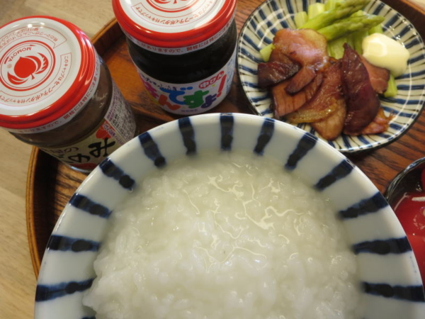 炙り焼豚＋グリーンアスパラ添え、海苔の佃煮、梅ごのみ