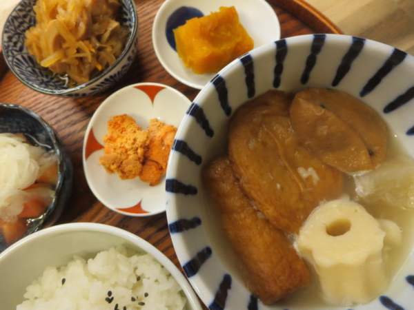 おでん、焼明太子、かぼちゃ煮、切干大根煮、トマトの酢玉ねぎのせ