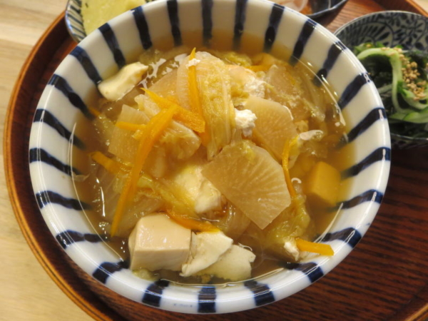 落としたまご入り麺つゆかけごはん
