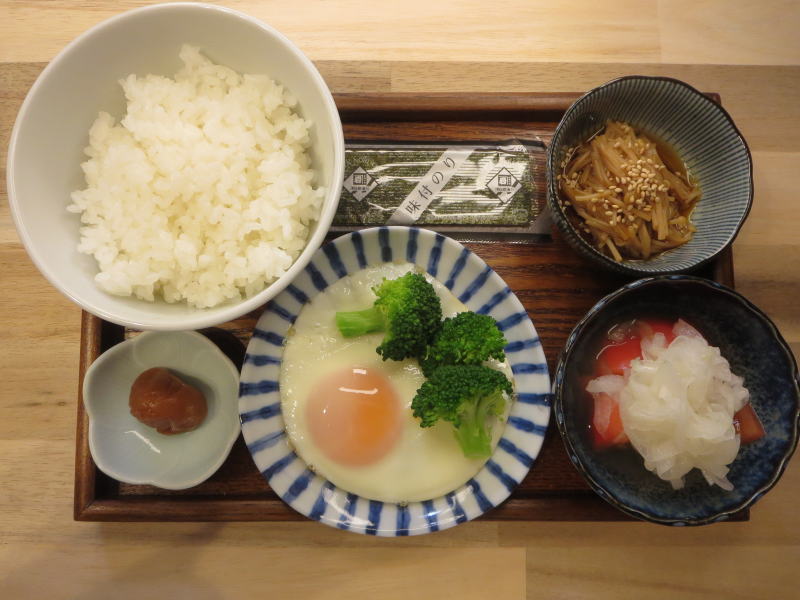 目玉焼きの献立