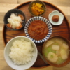 トマトカレー(前日の残り)の献立
