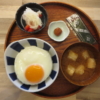 目玉焼き丼の献立