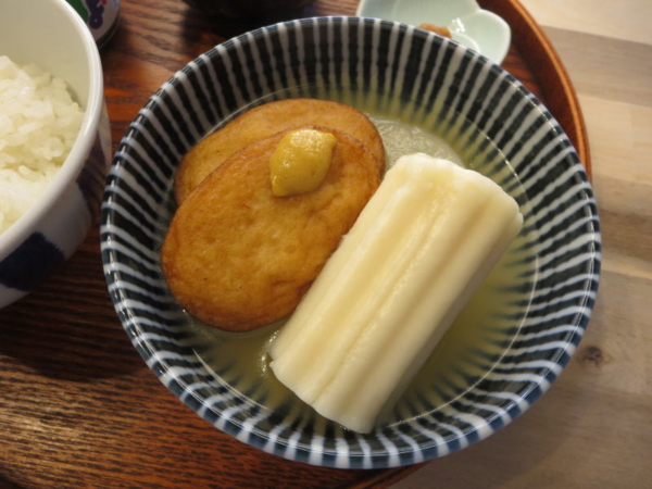 おでん(前日の残り、大根・さつま揚げ・ちくわぶ)
