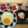 目玉焼き丼の献立