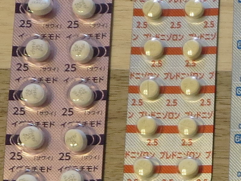ステロイド(プレドニゾロン2.5mg)、イグラチモド
